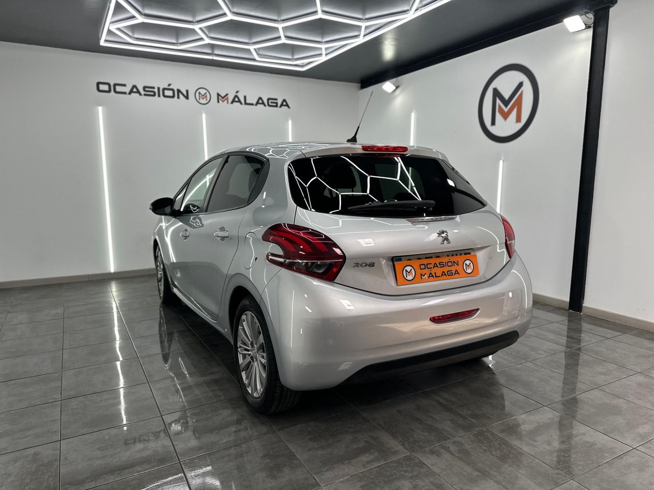 Peugeot 208 5P ACCESS 1.0 VTi 68Cv - 120.000Km - Foto 2 