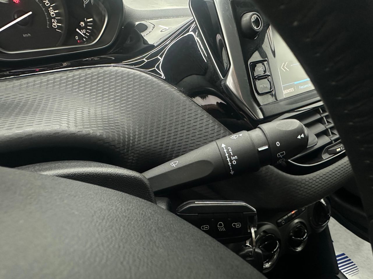 Peugeot 208 5P ACCESS 1.0 VTi 68Cv - 120.000Km - Foto 2 
