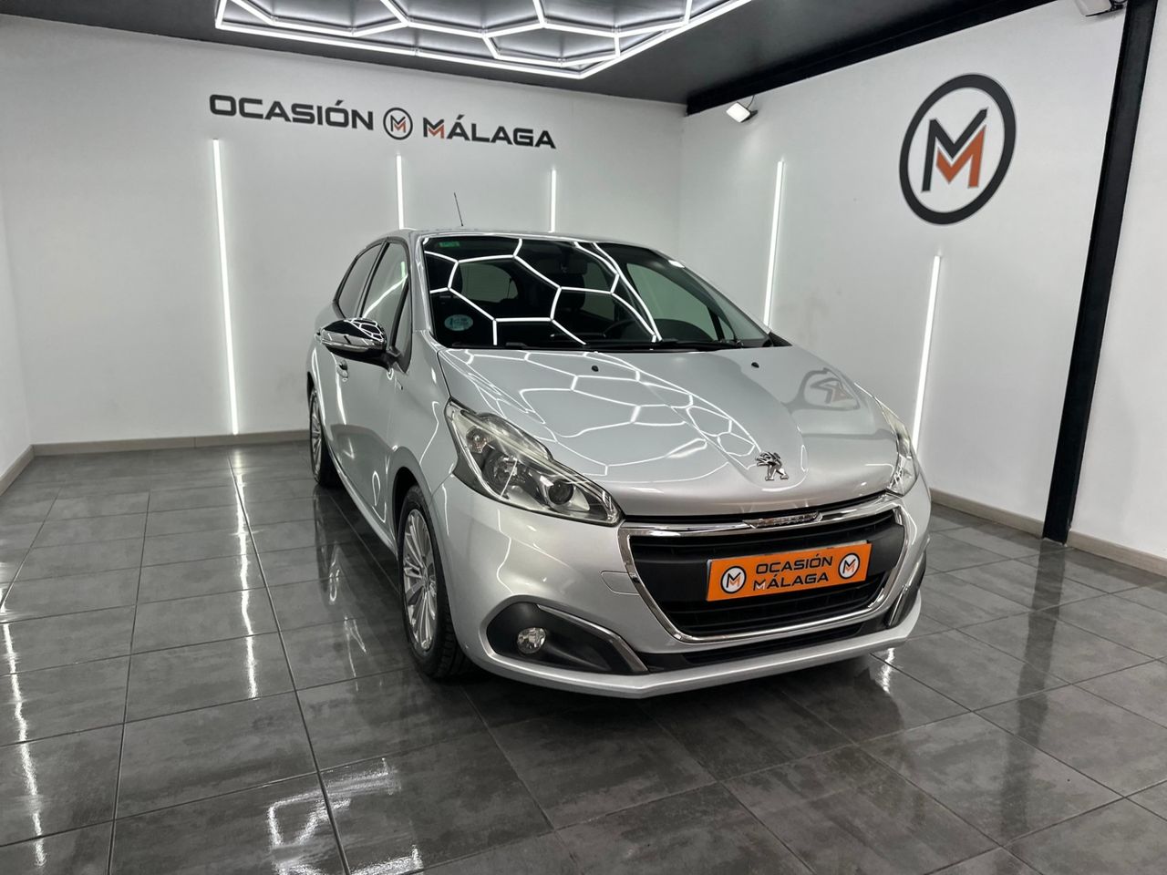 Peugeot 208 5P ACCESS 1.0 VTi 68Cv - 120.000Km - Foto 2 