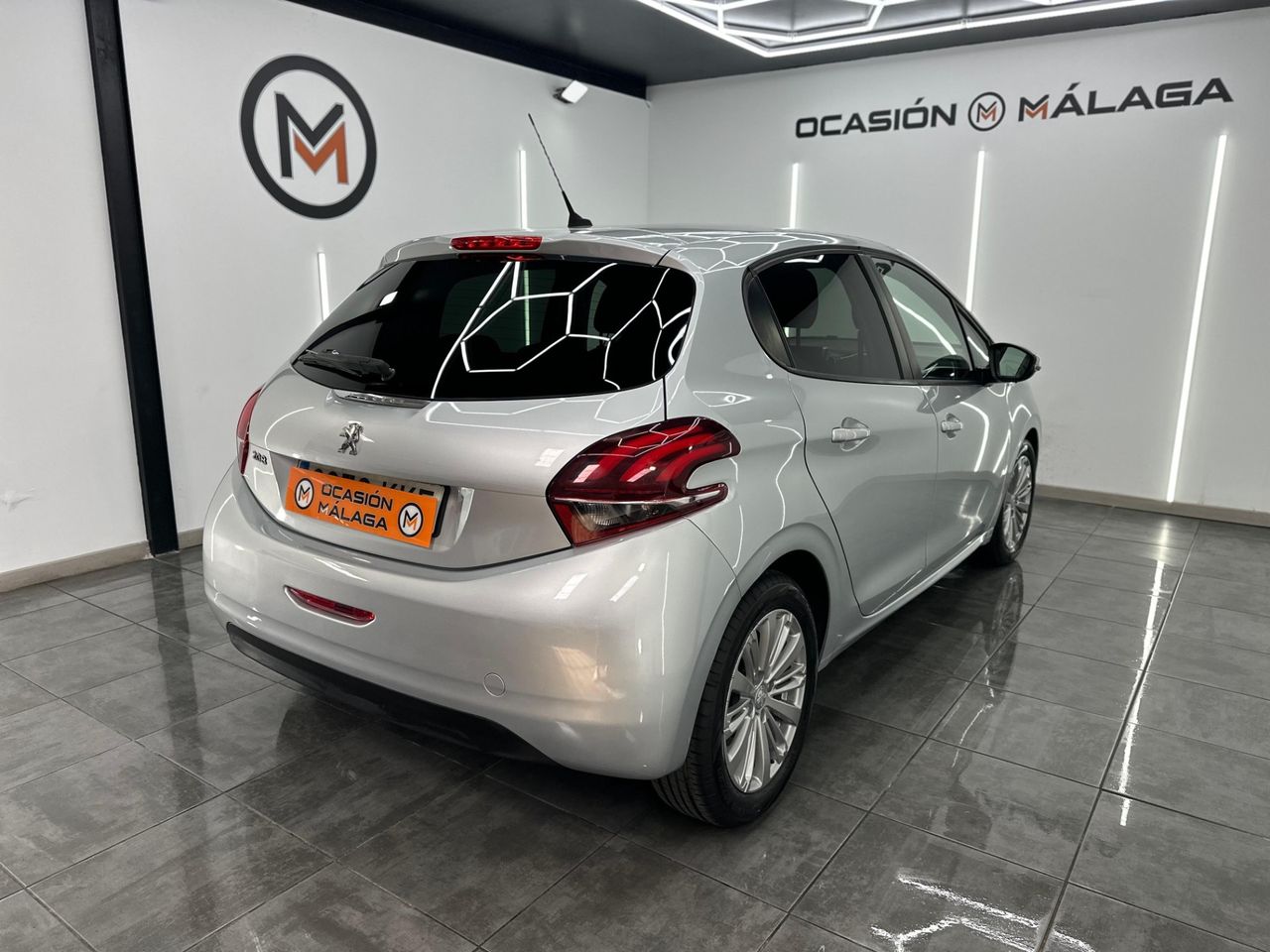 Peugeot 208 5P ACCESS 1.0 VTi 68Cv - 120.000Km - Foto 2 