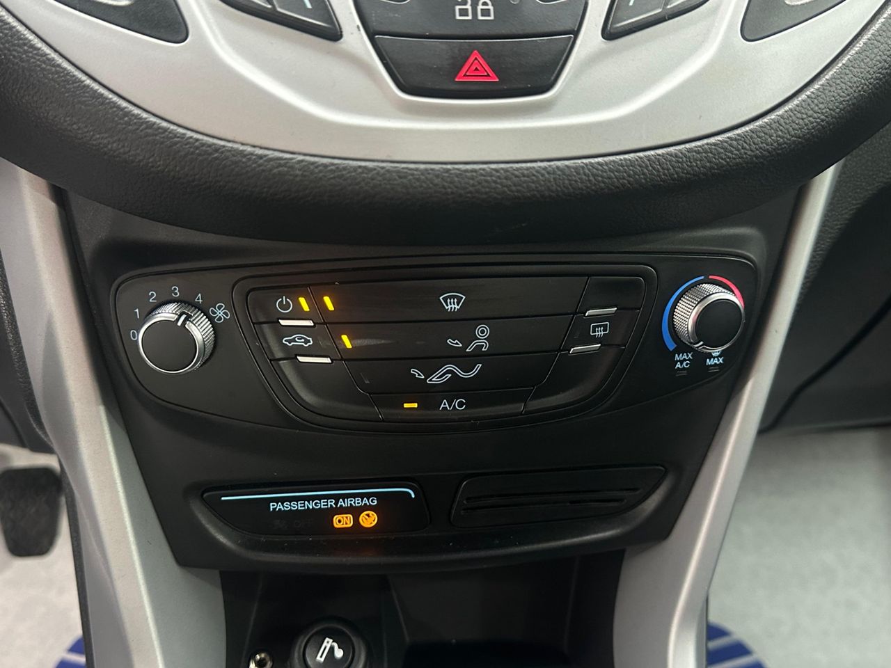 Ford B-MAX 1.5 TDCi 75 Titanium - Foto 2 