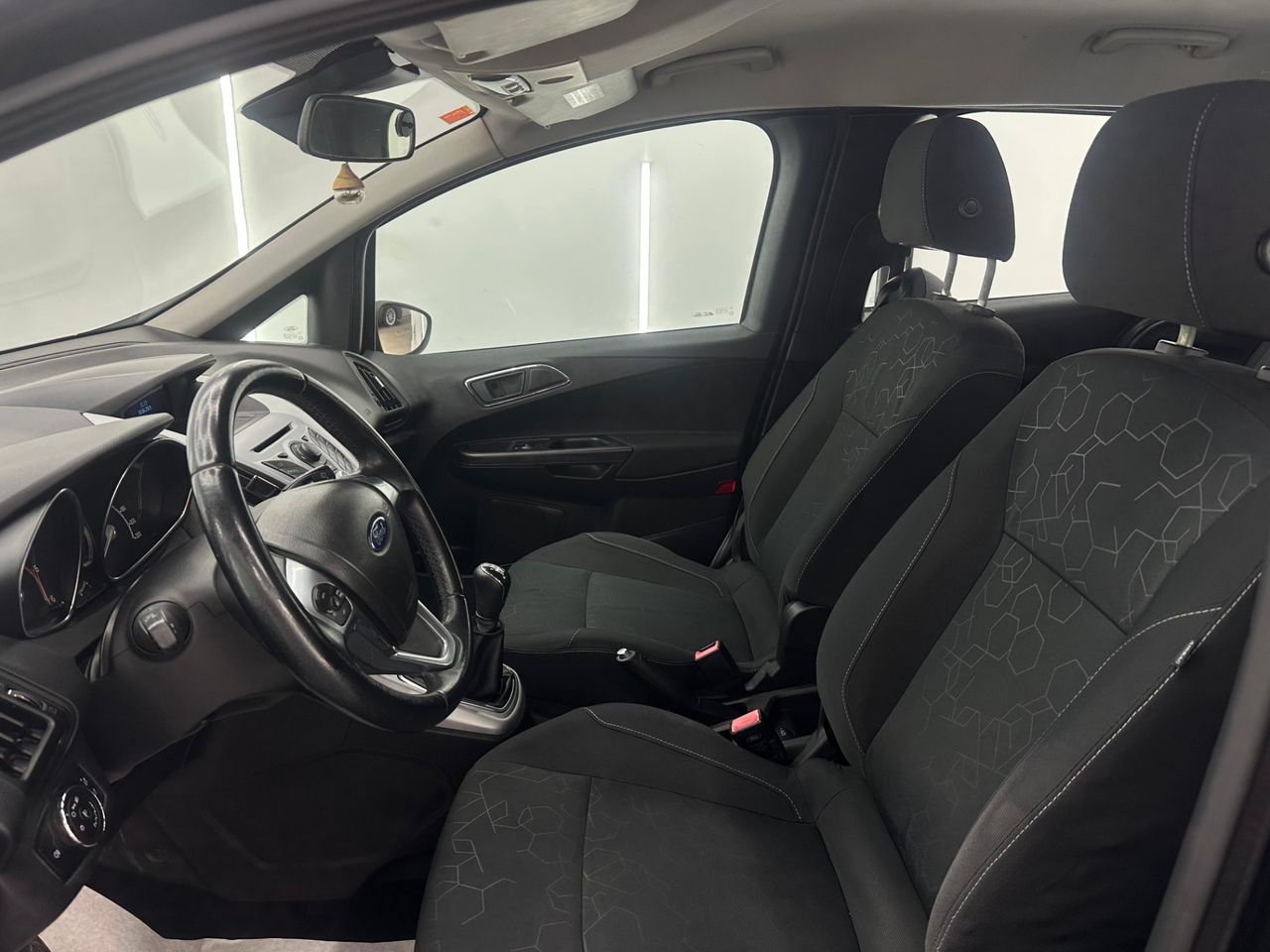 Ford B-MAX 1.5 TDCi 75 Titanium - Foto 2 
