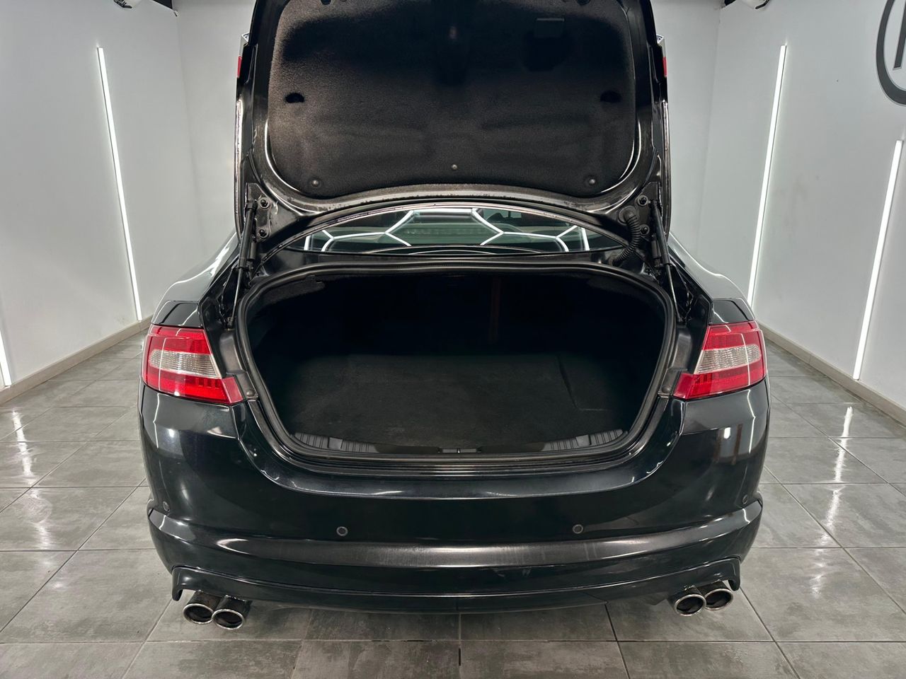Jaguar XF 5.0 V8 S/C XFR - Foto 2 