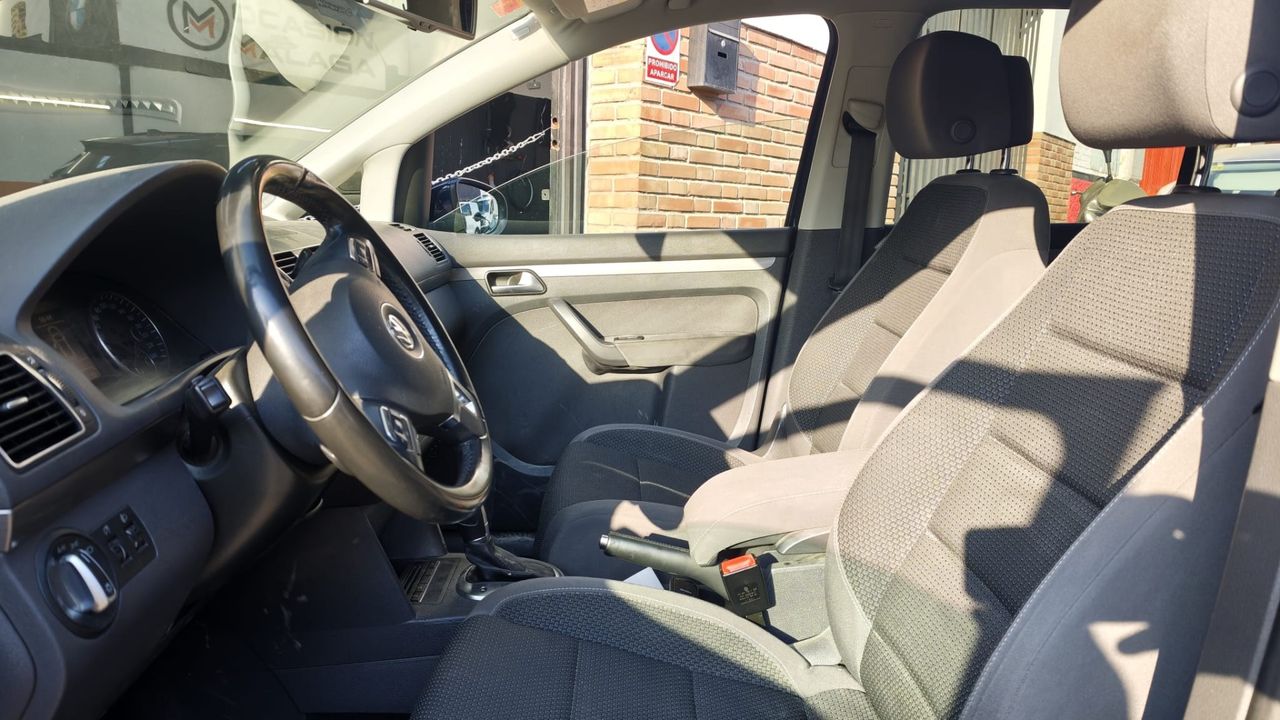 Volkswagen Touran 1.6 TDI 105cv DSG Advance Bmotion Tech - Foto 2 