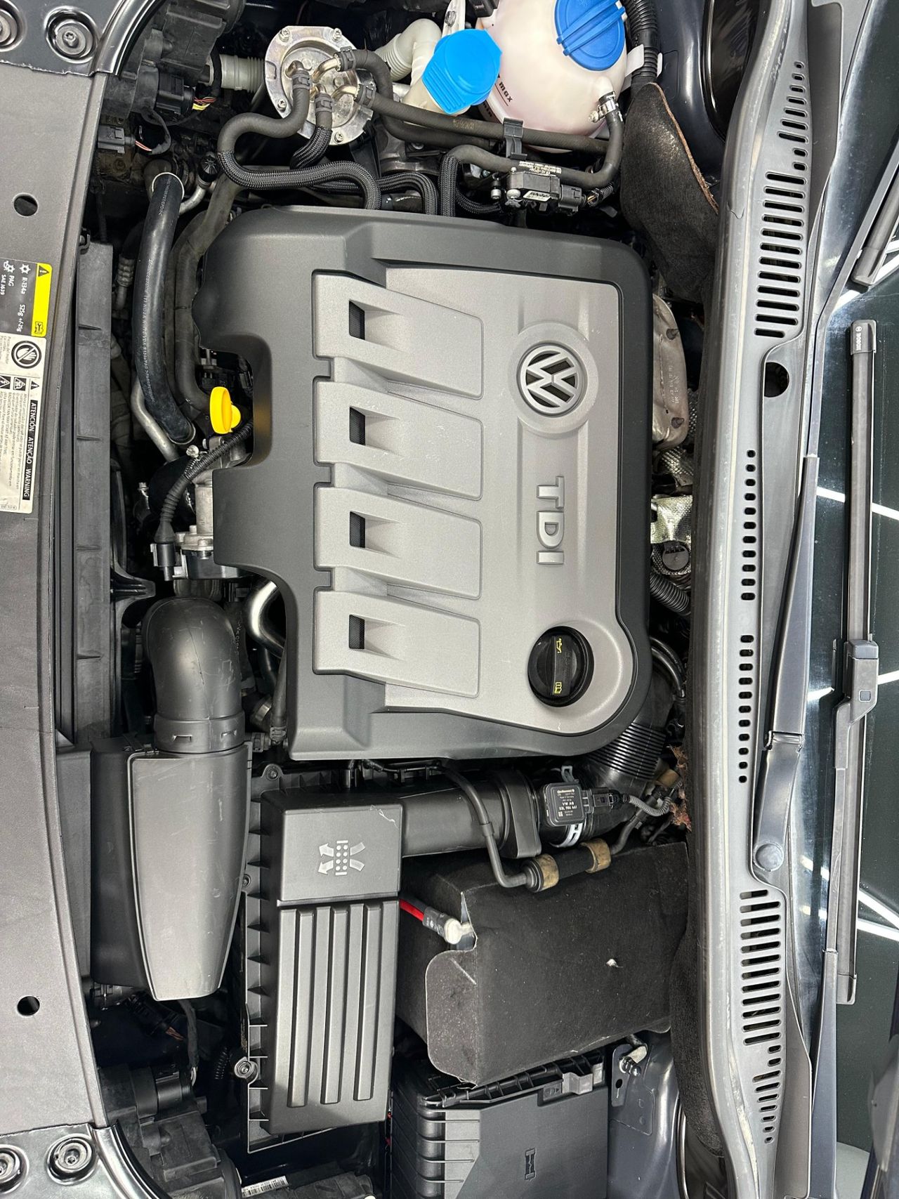 Volkswagen Touran 1.6 TDI 105cv DSG Advance Bmotion Tech - Foto 2 