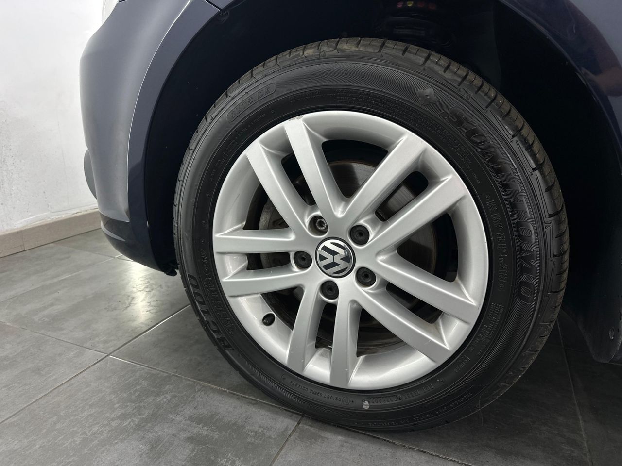 Volkswagen Touran 1.6 TDI 105cv DSG Advance Bmotion Tech - Foto 2 