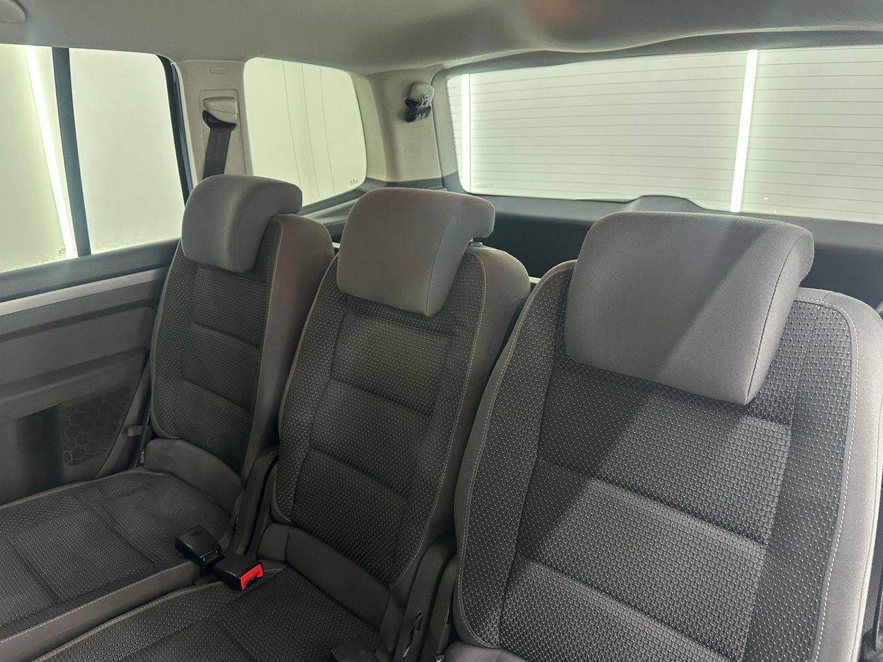 Volkswagen Touran 1.6 TDI 105cv DSG Advance Bmotion Tech - Foto 2 