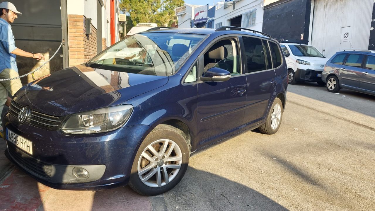 Volkswagen Touran 1.6 TDI 105cv DSG Advance Bmotion Tech - Foto 2 