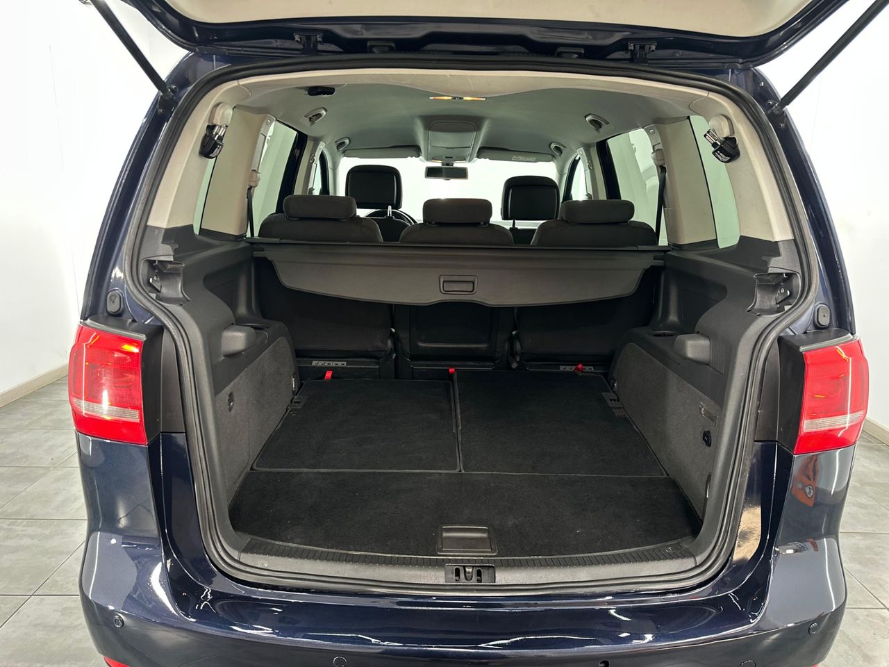 Volkswagen Touran 1.6 TDI 105cv DSG Advance Bmotion Tech - Foto 2 
