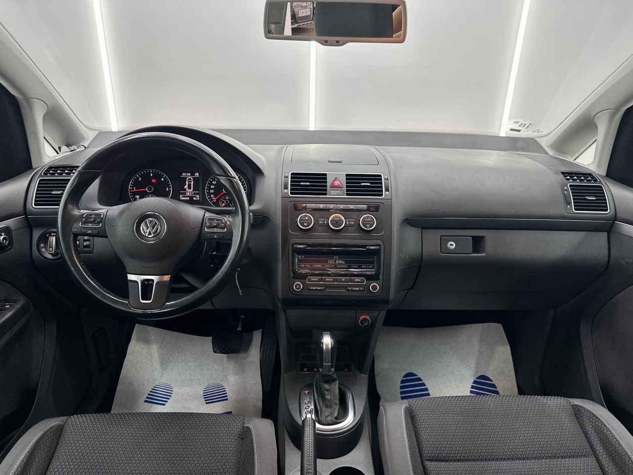 Volkswagen Touran 1.6 TDI 105cv DSG Advance Bmotion Tech - Foto 2 
