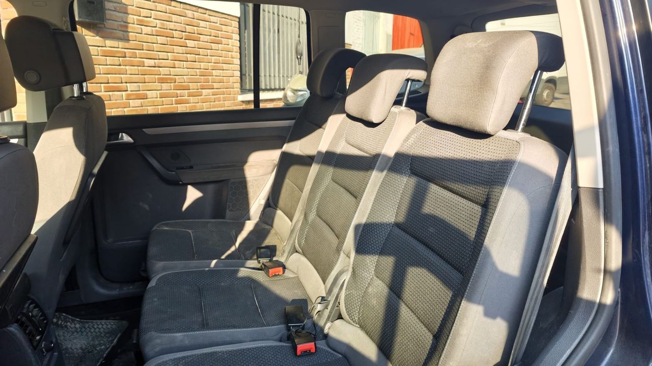 Volkswagen Touran 1.6 TDI 105cv DSG Advance Bmotion Tech - Foto 2 