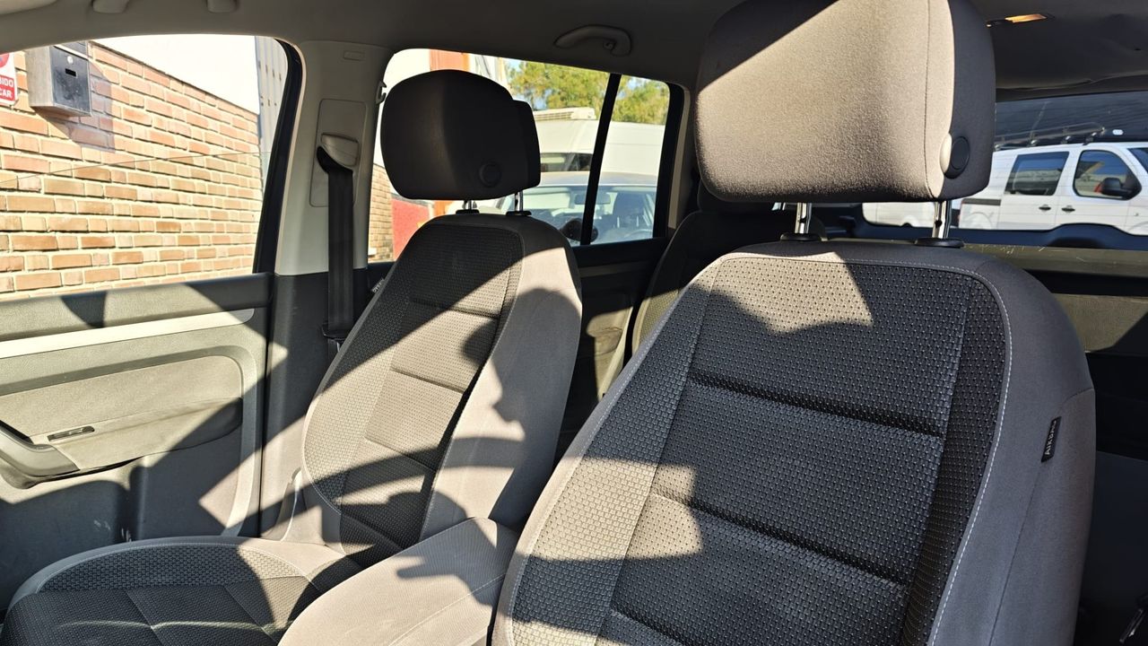 Volkswagen Touran 1.6 TDI 105cv DSG Advance Bmotion Tech - Foto 2 