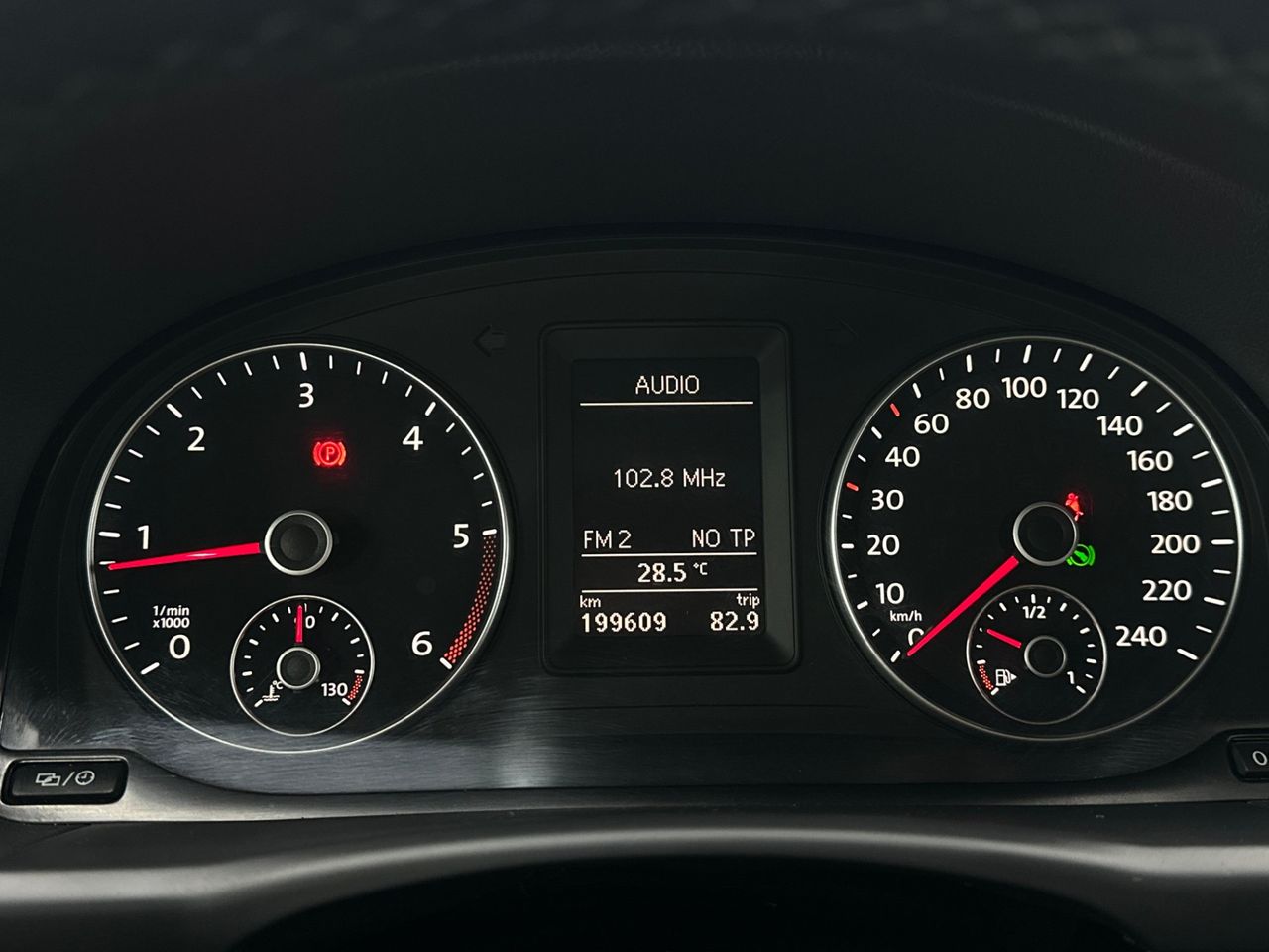 Volkswagen Touran 1.6 TDI 105cv DSG Advance Bmotion Tech - Foto 2 