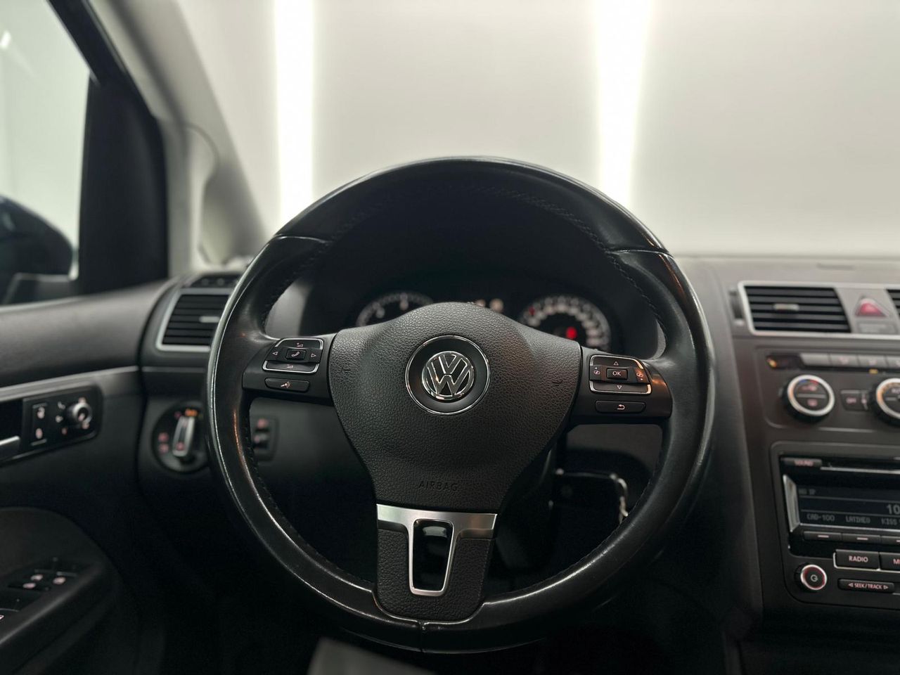 Volkswagen Touran 1.6 TDI 105cv DSG Advance Bmotion Tech - Foto 2 
