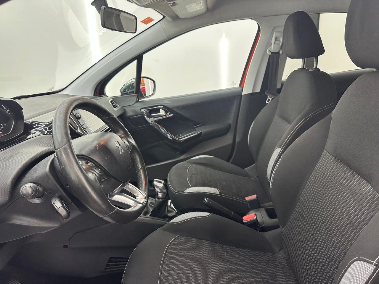 Peugeot 208 5P ACCESS 1.0 VTi 68Cv - 120.000Km - Foto 2 