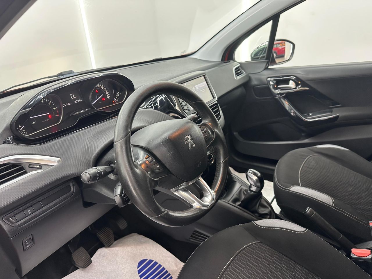 Peugeot 208 5P ACCESS 1.0 VTi 68Cv - 120.000Km - Foto 2 