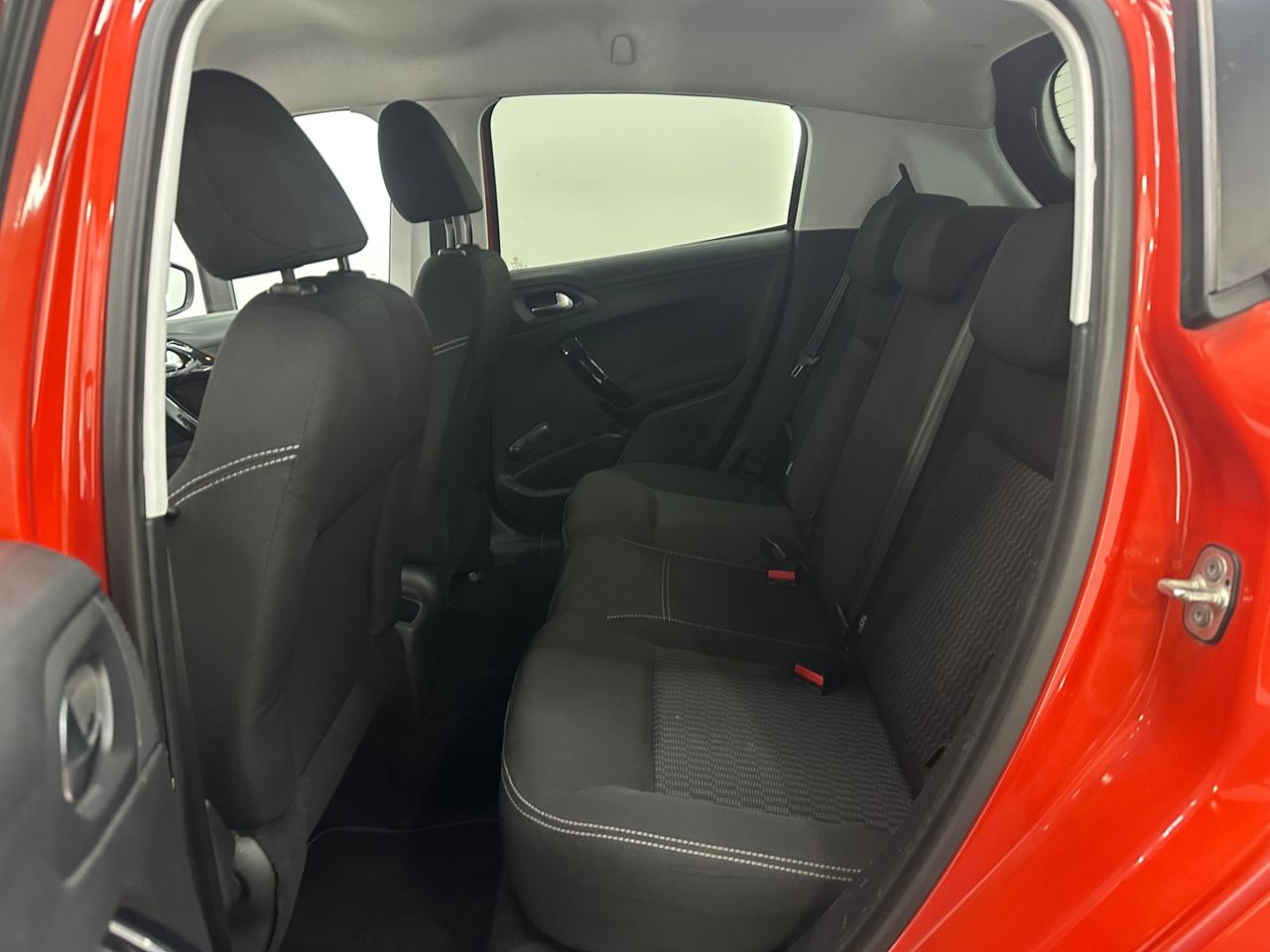 Peugeot 208 5P ACCESS 1.0 VTi 68Cv - 120.000Km - Foto 2 