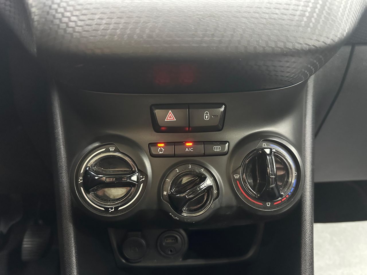 Peugeot 208 5P ACCESS 1.0 VTi 68Cv - 120.000Km - Foto 2 