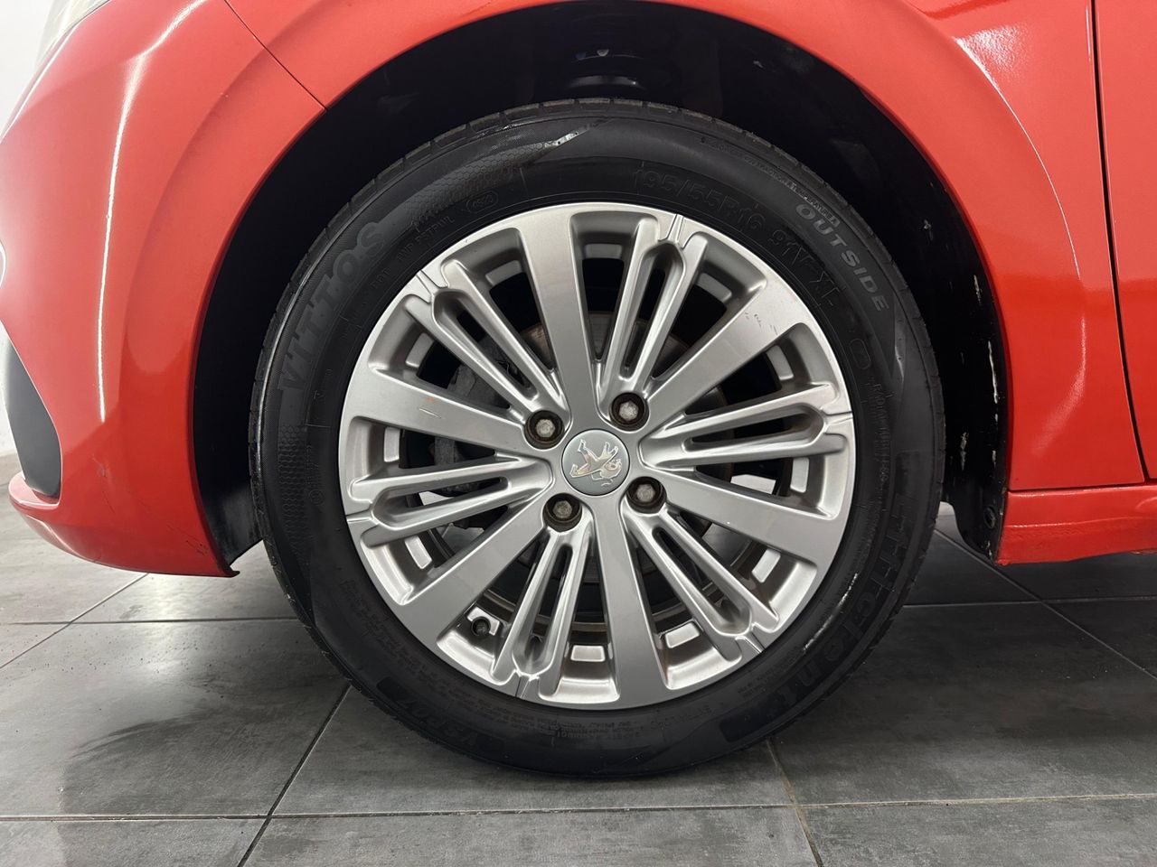 Peugeot 208 5P ACCESS 1.0 VTi 68Cv - 120.000Km - Foto 2 
