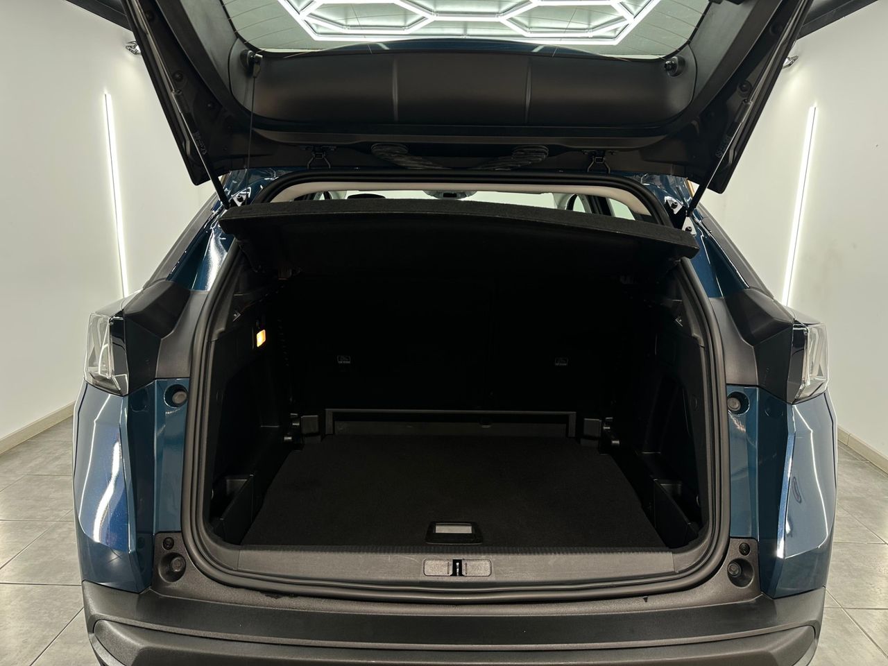 Peugeot 3008 1.2 PureTech 96KW S&S Active Pack EAT8 - Foto 2 