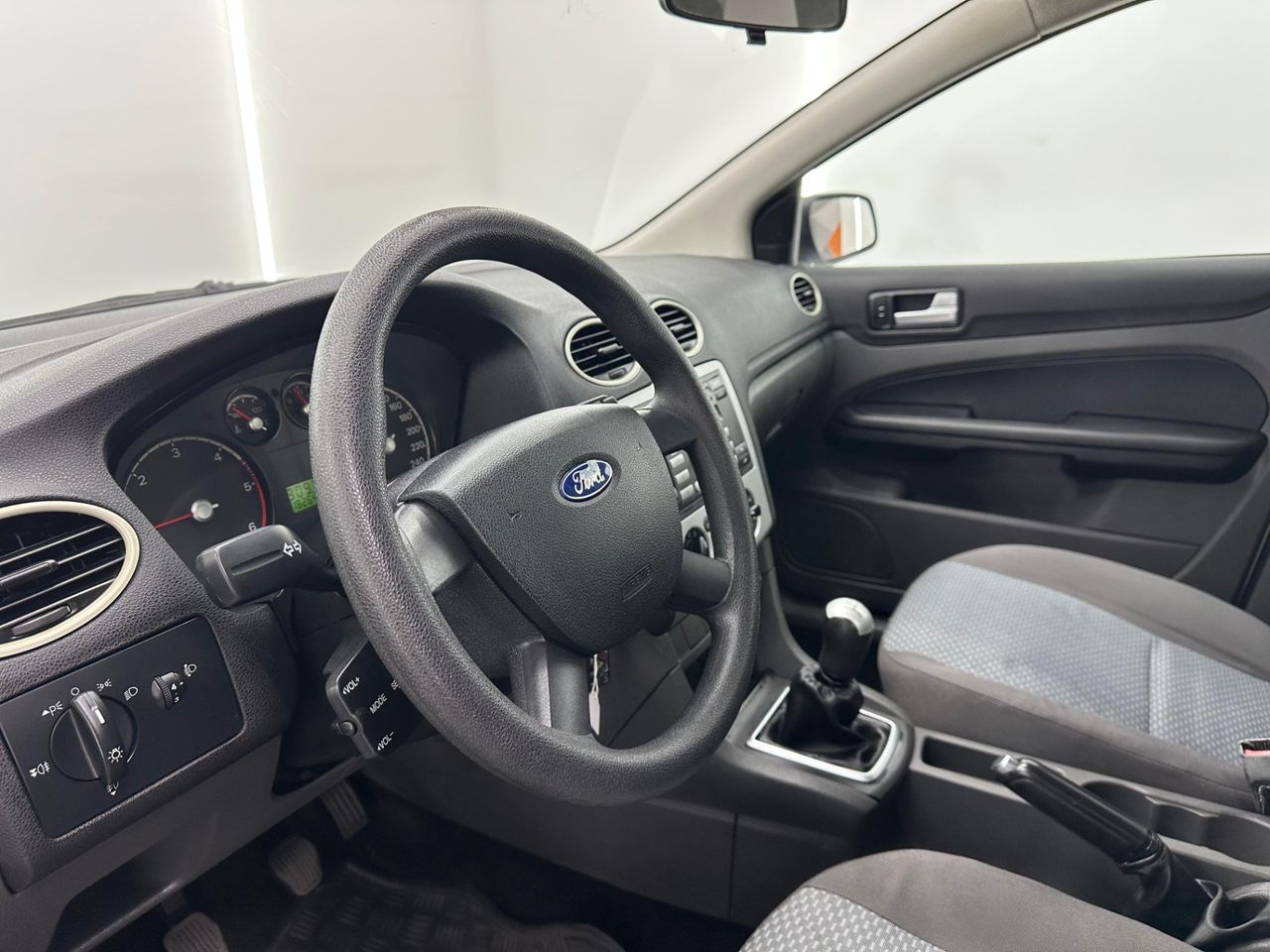 Ford Focus 1.8 TDCi Sport - Foto 2 