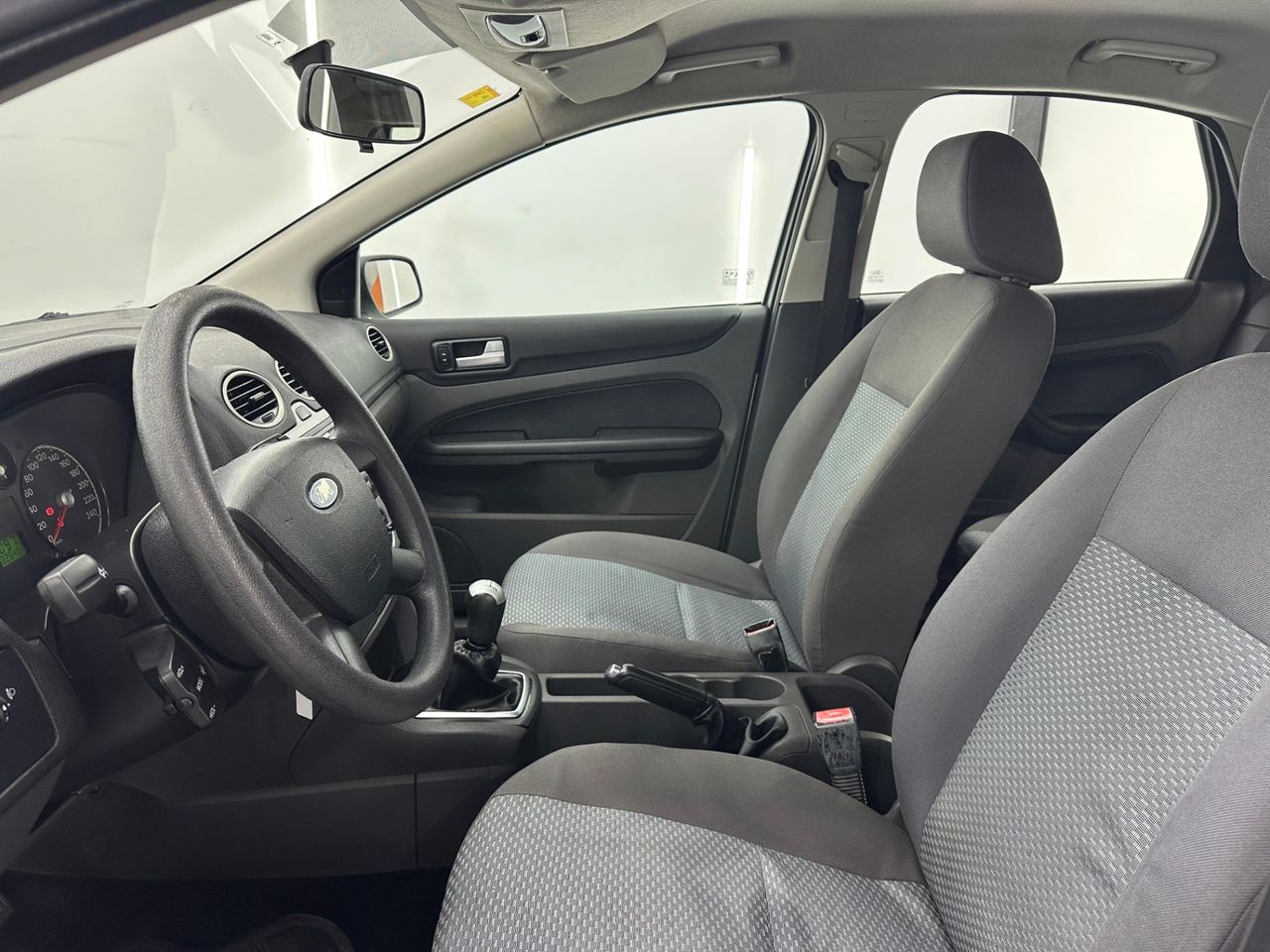 Ford Focus 1.8 TDCi Sport - Foto 2 