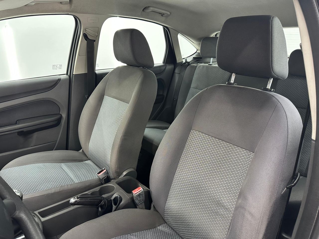 Ford Focus 1.8 TDCi Sport - Foto 2 