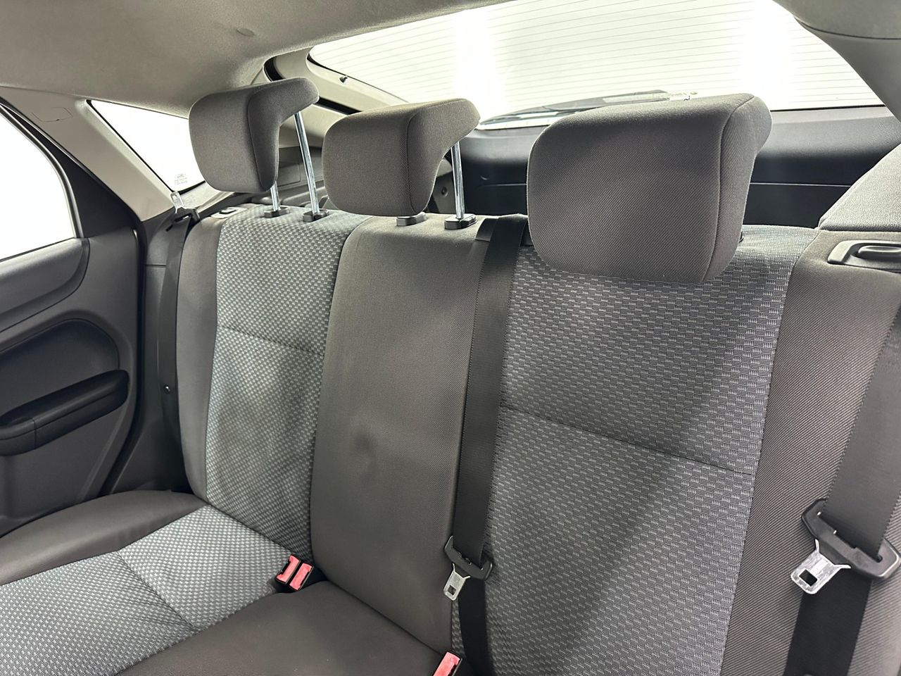 Ford Focus 1.8 TDCi Sport - Foto 2 