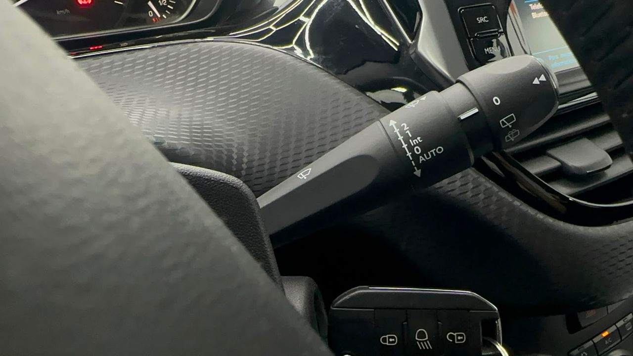 Peugeot 208 5P Signature BlueHDi 73KW (100CV) - Foto 2 