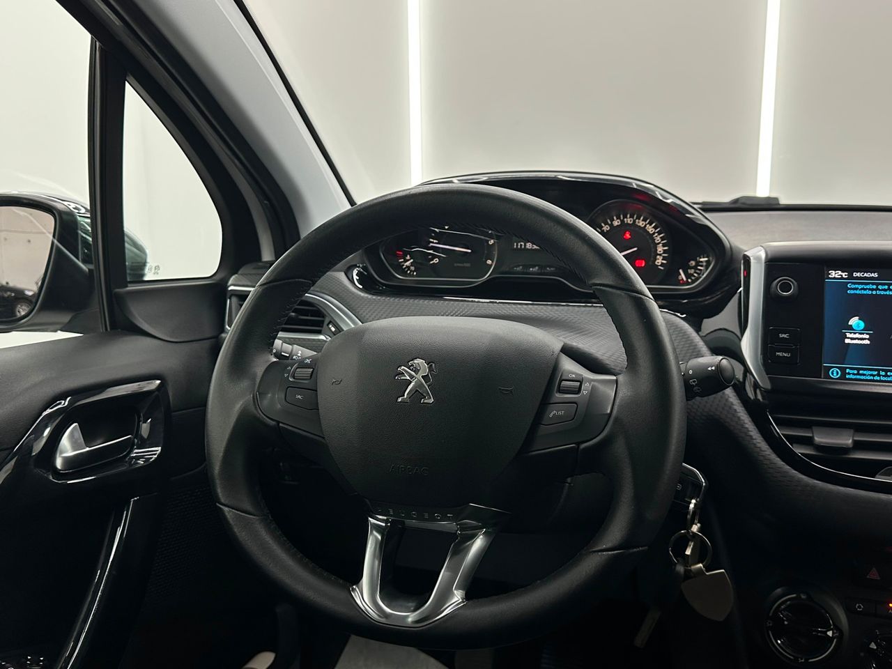 Peugeot 208 5P Signature BlueHDi 73KW (100CV) - Foto 2 