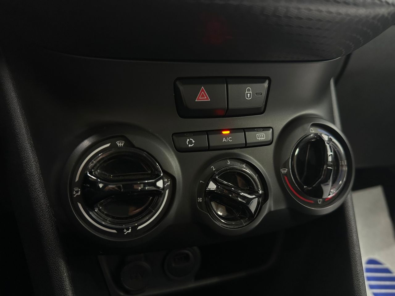 Peugeot 208 5P Signature BlueHDi 73KW (100CV) - Foto 2 