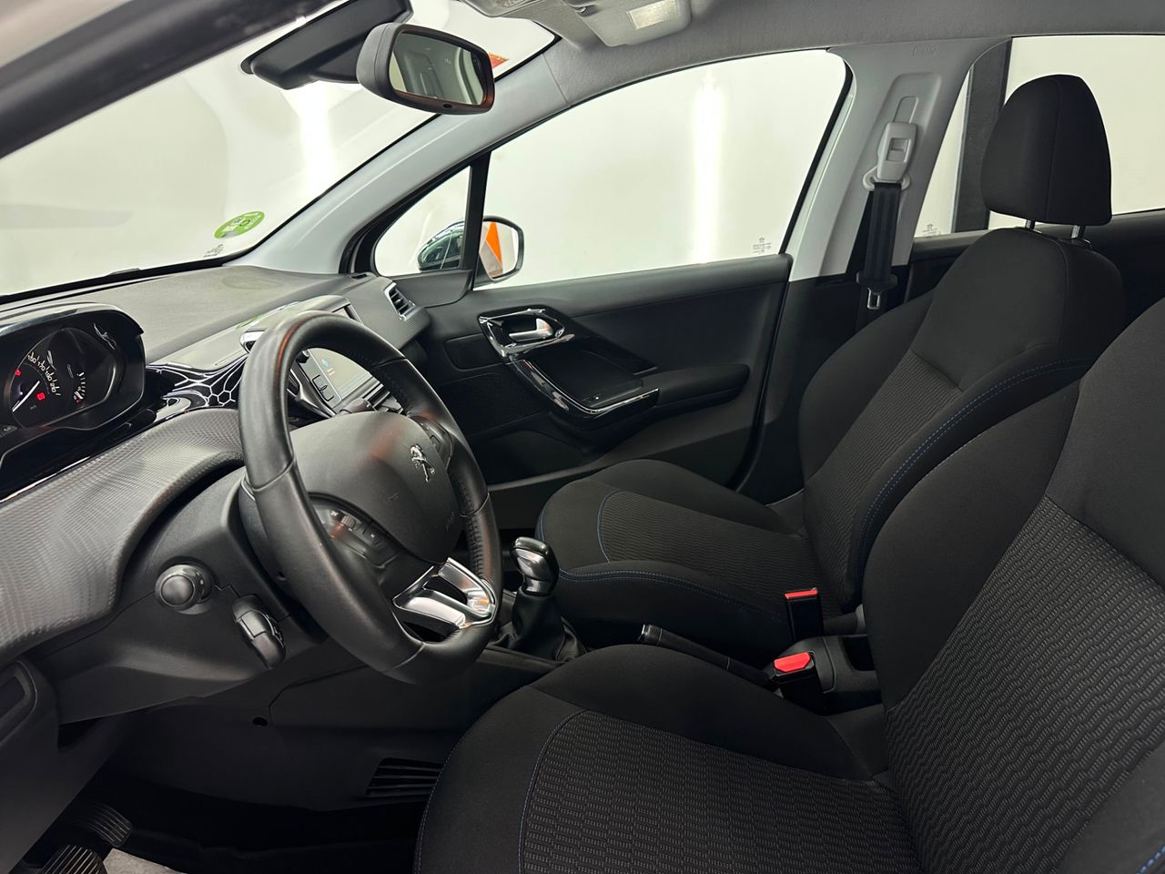 Peugeot 208 5P Signature BlueHDi 73KW (100CV) - Foto 2 