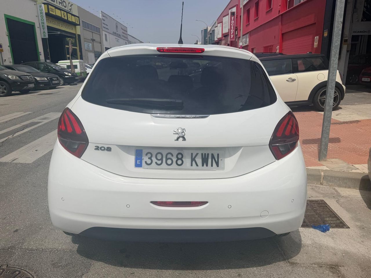 Peugeot 208 5P Signature BlueHDi 73KW (100CV) - Foto 2 