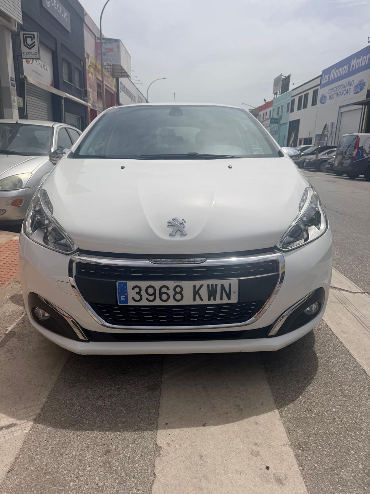 Peugeot 208 5P Signature BlueHDi 73KW (100CV) - Foto 2 