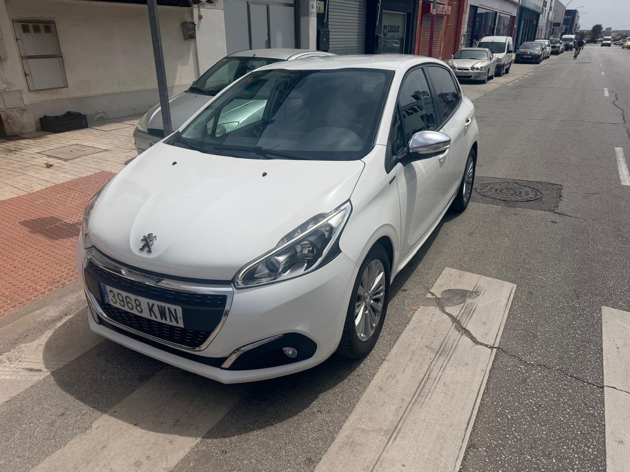Peugeot 208 5P Signature BlueHDi 73KW (100CV) - Foto 2 