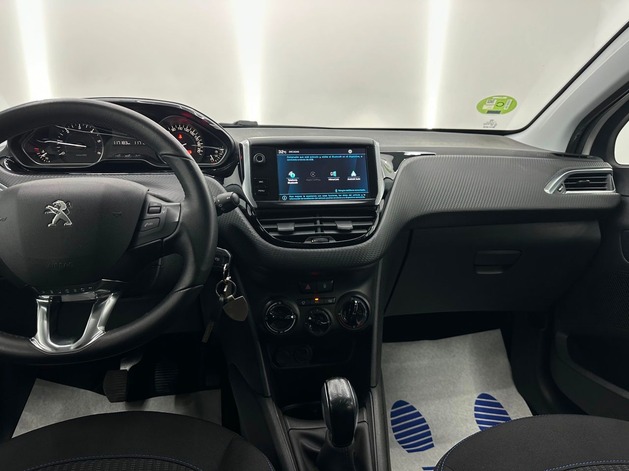 Peugeot 208 5P Signature BlueHDi 73KW (100CV) - Foto 2 