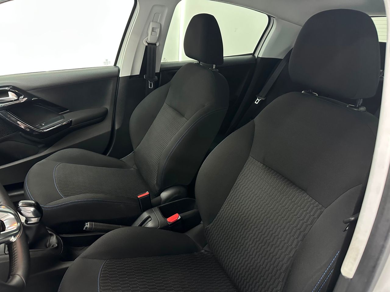 Peugeot 208 5P Signature BlueHDi 73KW (100CV) - Foto 2 
