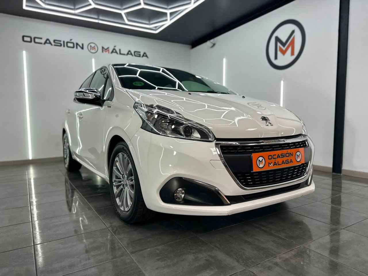 Peugeot 208 5P Signature BlueHDi 73KW (100CV) - Foto 2 