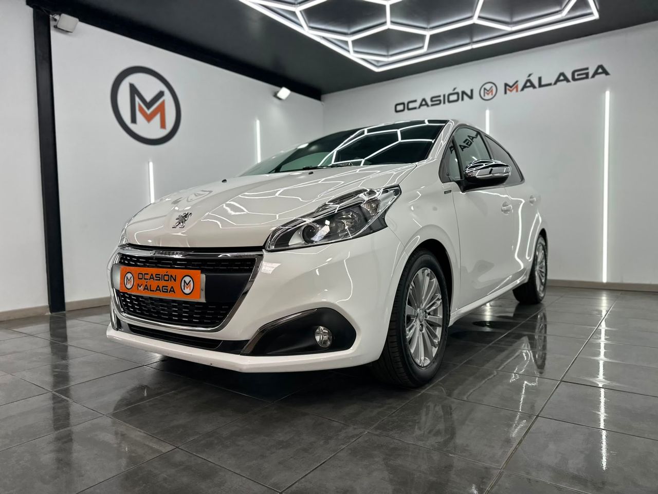 Peugeot 208 5P Signature BlueHDi 73KW (100CV) - Foto 2 