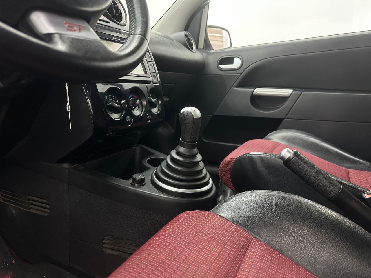 Ford Fiesta 2.0 ST Coupé - Foto 2 