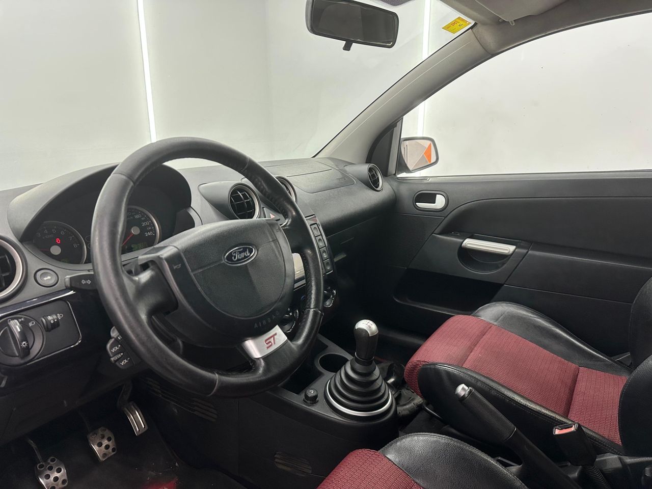 Ford Fiesta 2.0 ST Coupé - Foto 2 