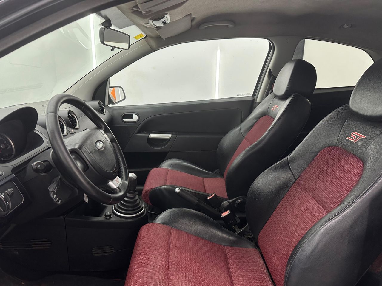 Ford Fiesta 2.0 ST Coupé - Foto 2 