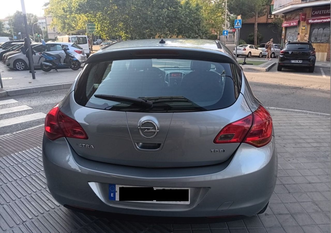 Opel Astra 1.7 CDTi 125 CV Enjoy - Foto 2 
