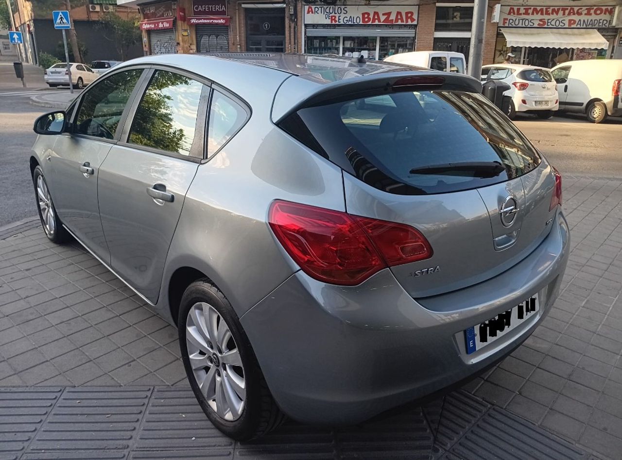 Opel Astra 1.7 CDTi 125 CV Enjoy - Foto 2 