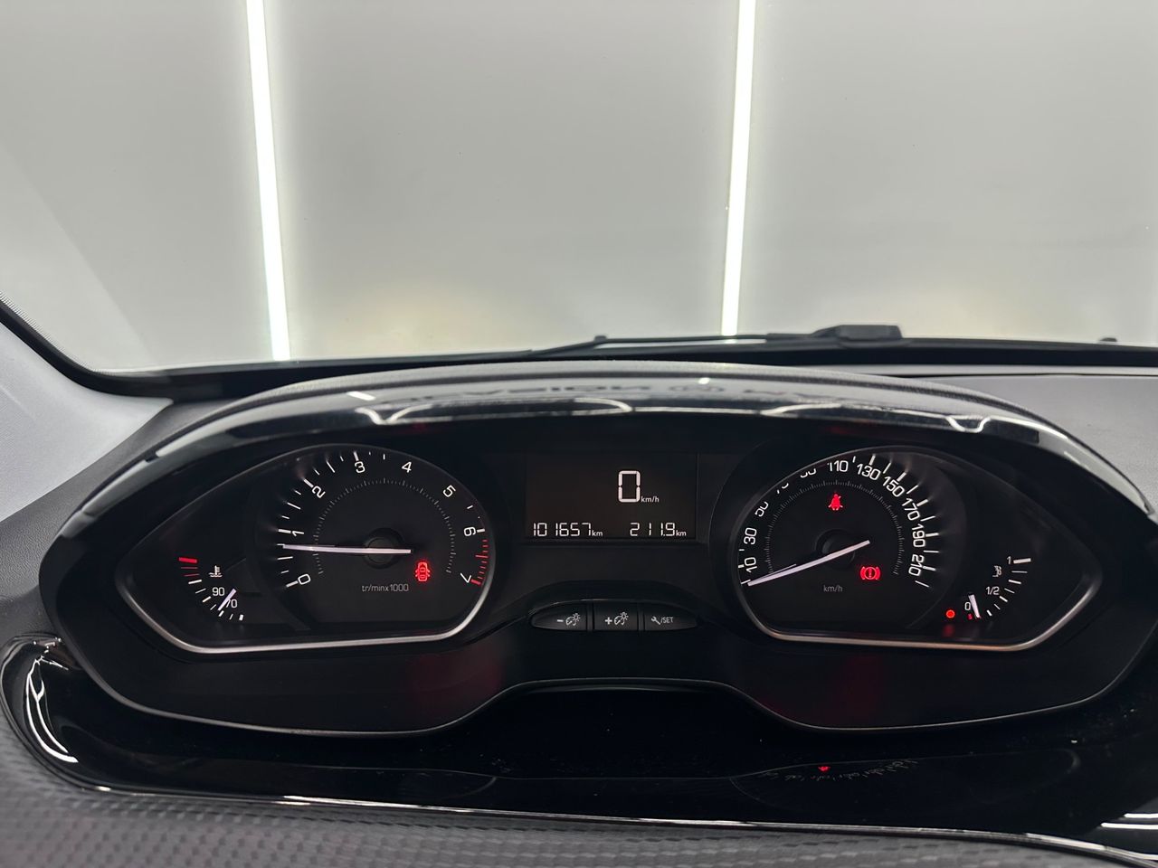 Peugeot 2008 Style 1.2L PureTech 81KW (110CV) S&S ÚNICO PROPIETARIO - Foto 2 