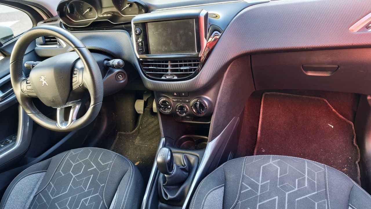 Peugeot 2008 Style 1.2L PureTech 81KW (110CV) S&S ÚNICO PROPIETARIO - Foto 2 