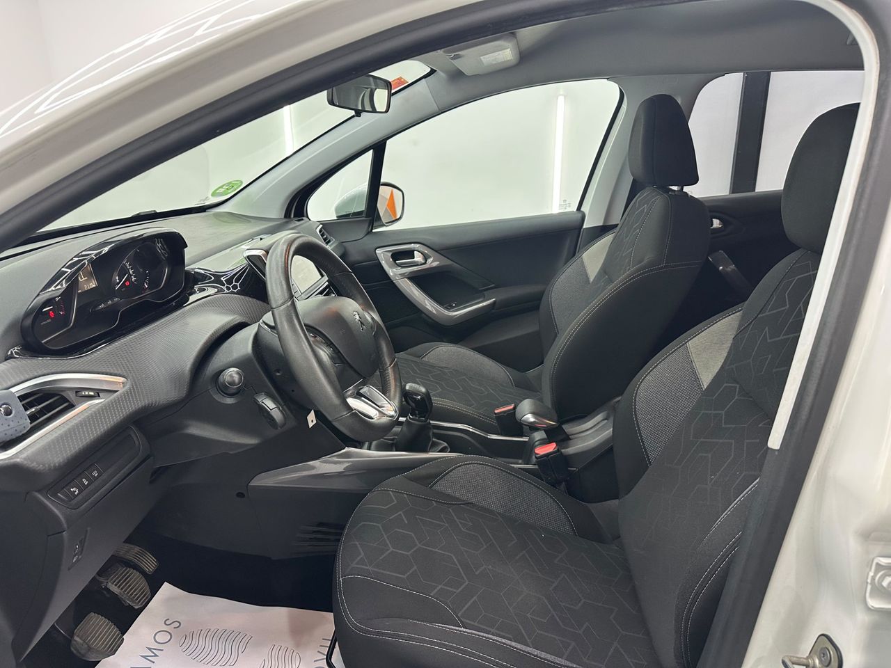 Peugeot 2008 Style 1.2L PureTech 81KW (110CV) S&S ÚNICO PROPIETARIO - Foto 2 