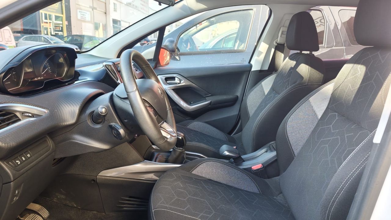 Peugeot 2008 Style 1.2L PureTech 81KW (110CV) S&S ÚNICO PROPIETARIO - Foto 2 