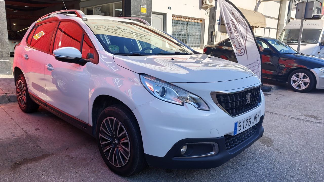 Peugeot 2008 Style 1.2L PureTech 81KW (110CV) S&S ÚNICO PROPIETARIO - Foto 2 