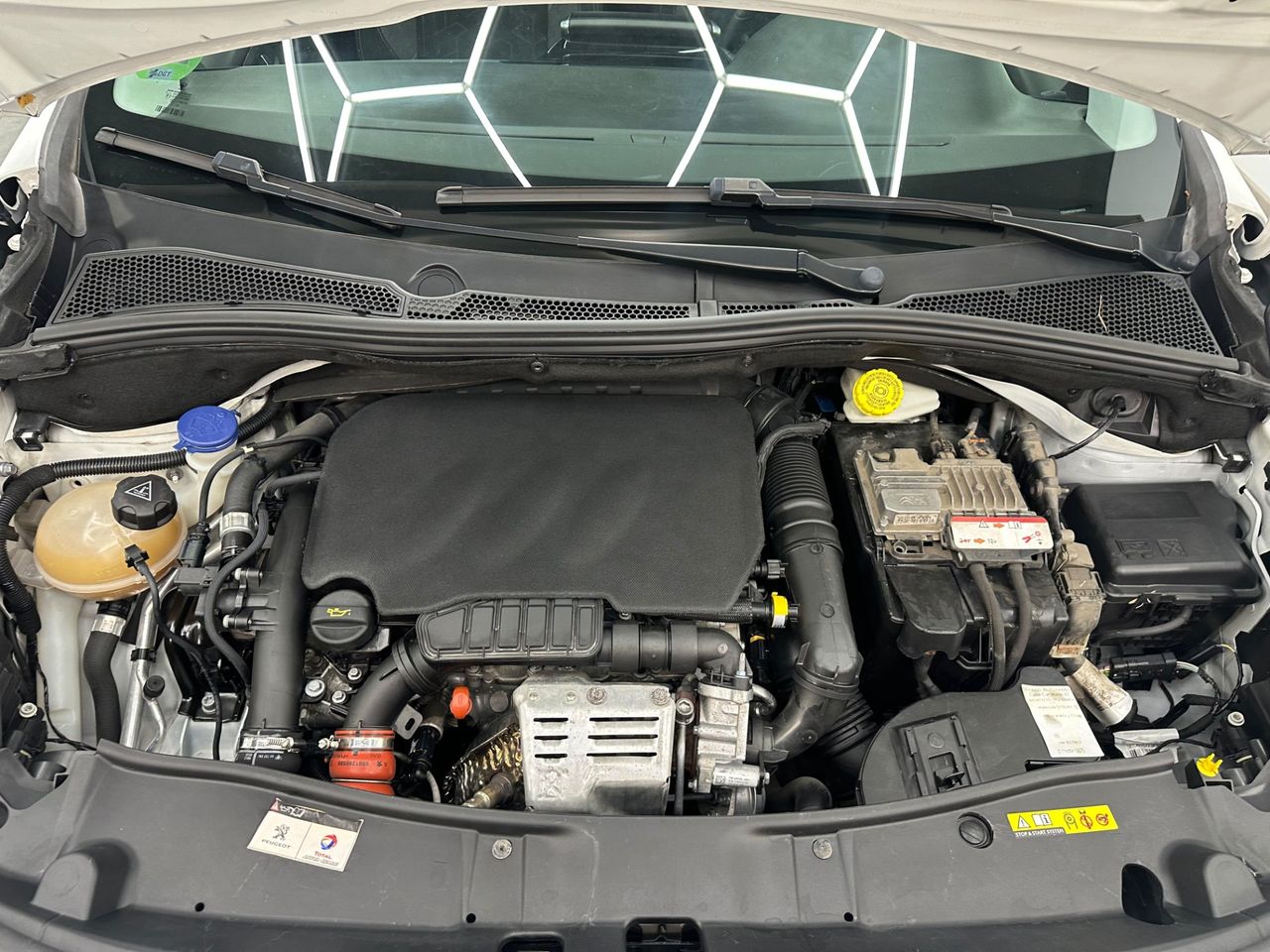 Peugeot 2008 Style 1.2L PureTech 81KW (110CV) S&S ÚNICO PROPIETARIO - Foto 2 